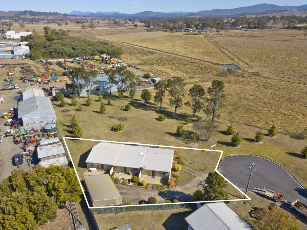 Steve, Seller property